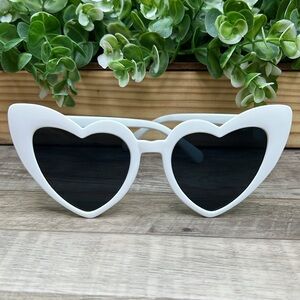 Cat Eye White Heart Sunglasses Vintage Retro Mod Style Sunnies NEW